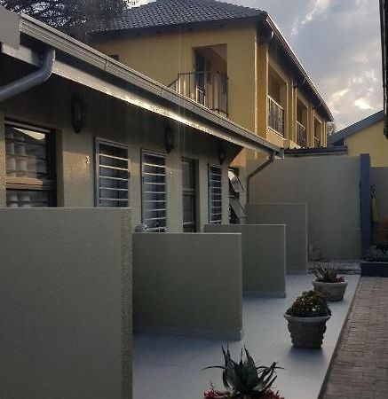 Salas Stay, Midrand Luaran gambar