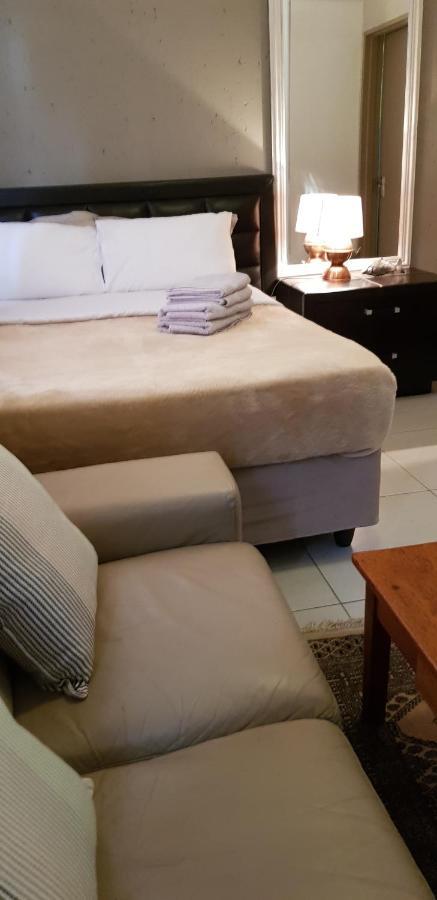 Salas Stay, Midrand Luaran gambar