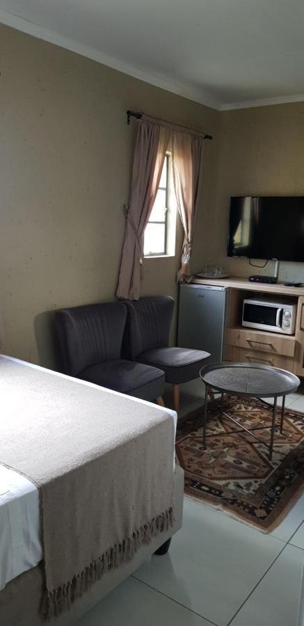 Salas Stay, Midrand Luaran gambar