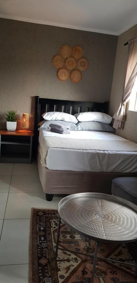 Salas Stay, Midrand Luaran gambar