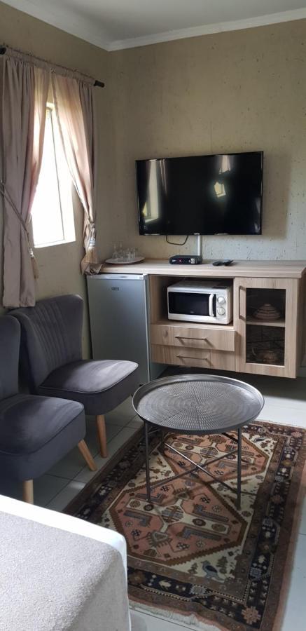 Salas Stay, Midrand Luaran gambar