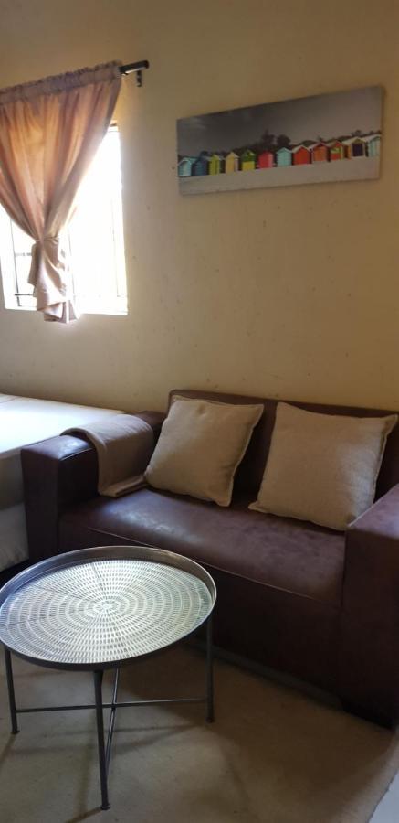 Salas Stay, Midrand Luaran gambar