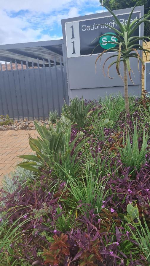 Salas Stay, Midrand Luaran gambar